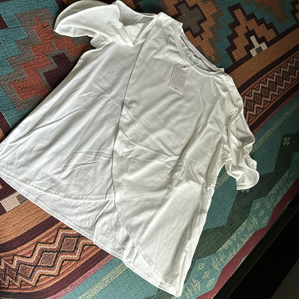 Top, size L, opening on shoulders